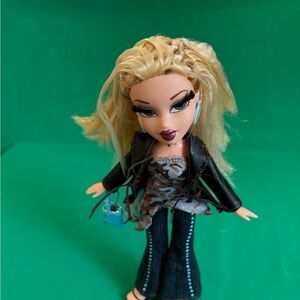 2001 Bratz Cloe Girl’s  Night Out Doll Clothes Shoes purse